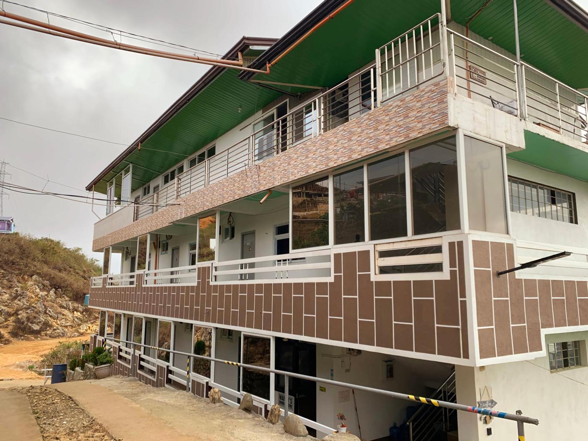 באגויו Wanay'S Rocky Mountain Homestay מראה חיצוני תמונה